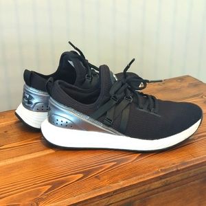 Under Armour Women's Training Shoe Size 8 Black White & Silver